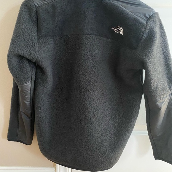 The North Face Boys Fleece Zip up Jacket - Picture 4 of 5